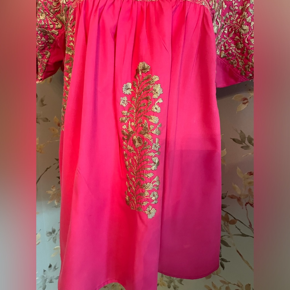 Gorgeous Embroidered Mexican Top in Bright Pink Size Large - Picture 2 of 13
